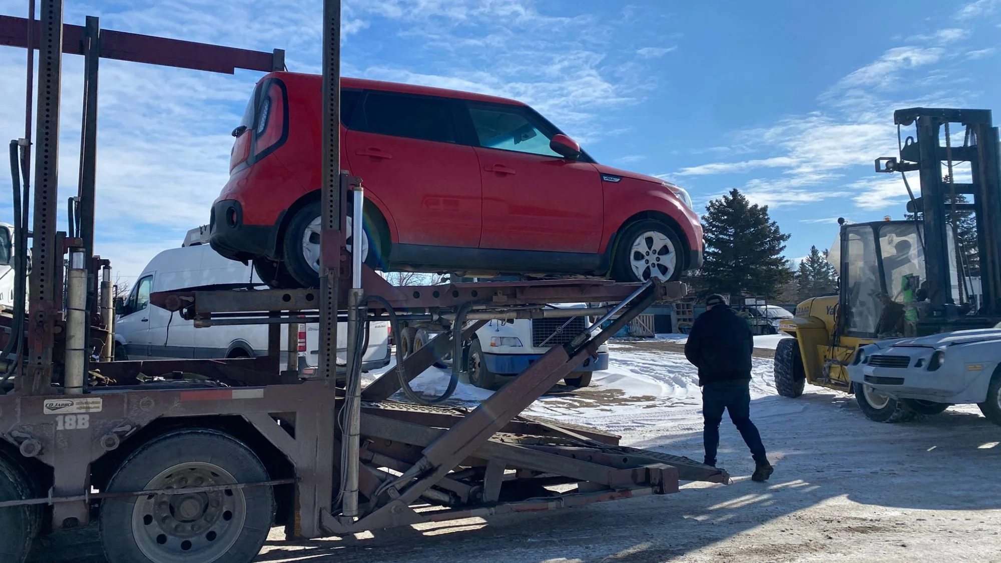 Vehicle being transported from Brampton to Montreal via Highway 401