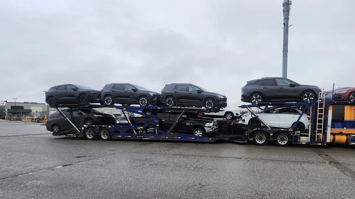 Vehicle being transported from Mississauga to Markham