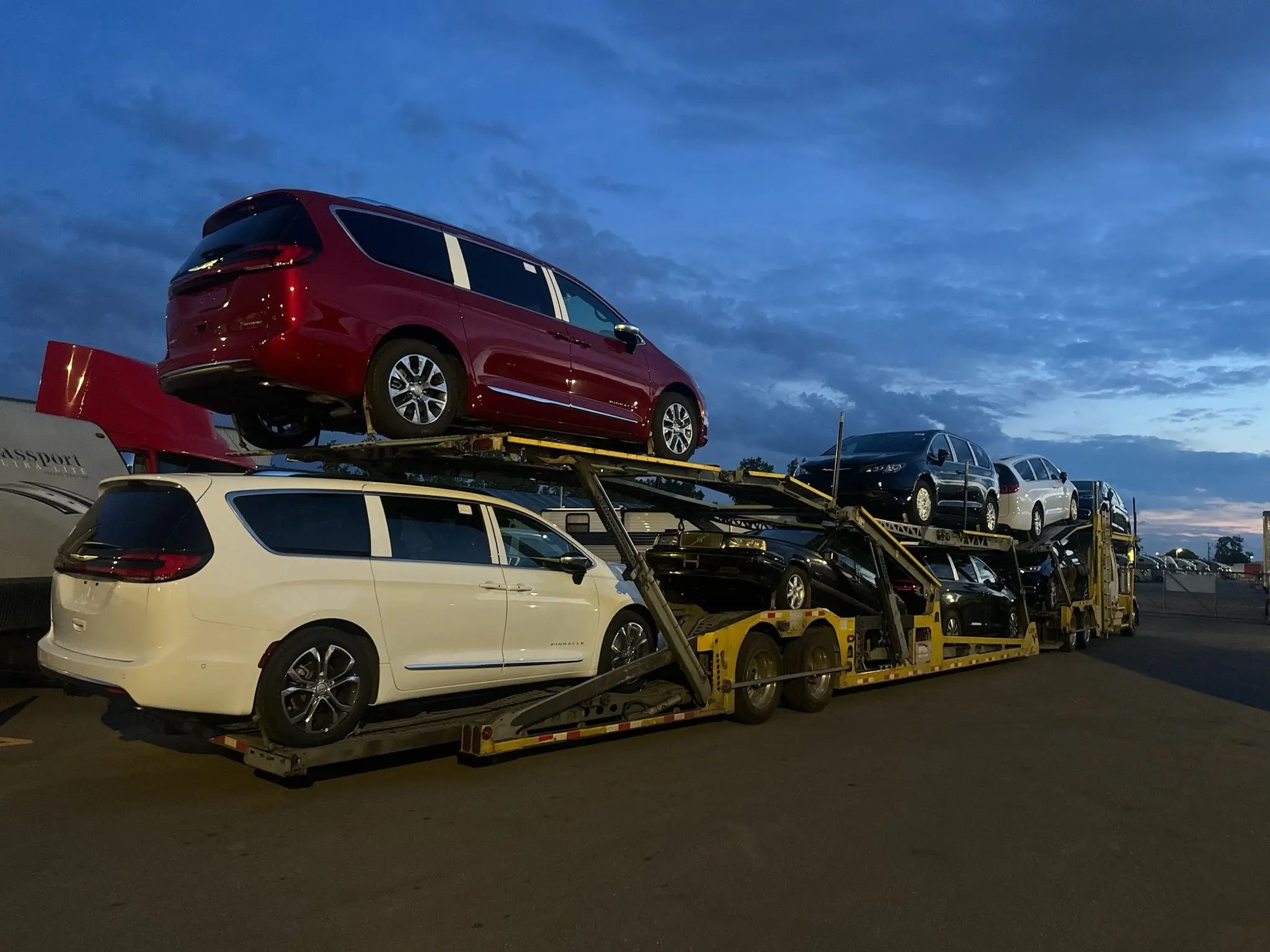 Car carrier traveling from Montreal to Toronto